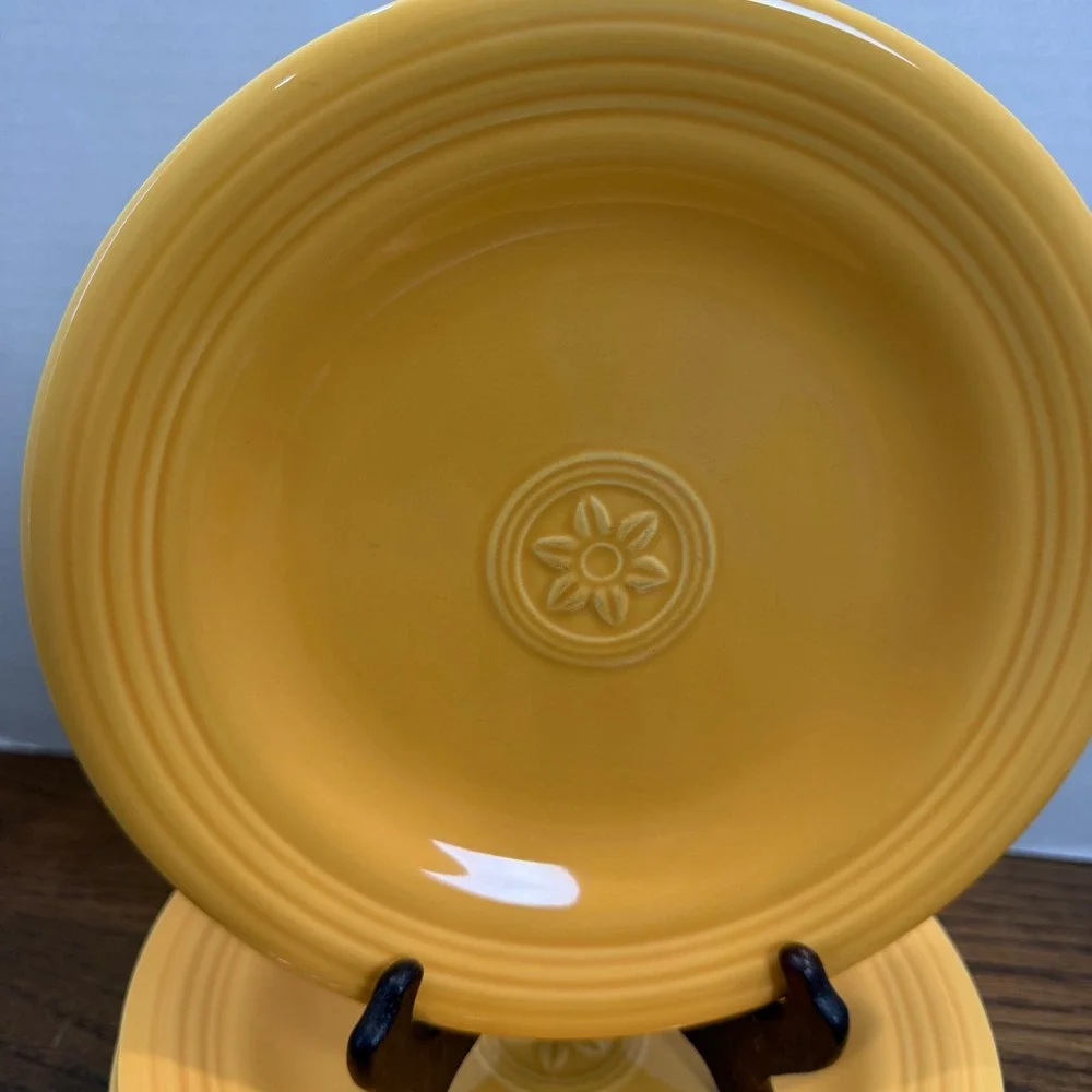 Oneida Petals Marigold Salad Plates Set of 6 Yellow Flower Ceramic 8